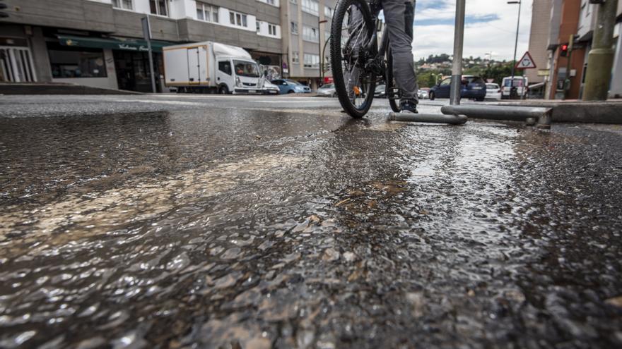 Cambre urge a Oleiros a sustituir la tubería de agua en Costa da Tapia tras romper de nuevo