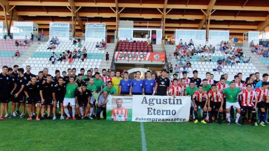 Foto de familia de los participantes en el torneo disputado ayer en el Ruta de la Plata.