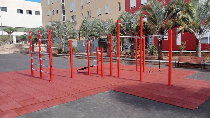 Los aparatos de calistenia que han sido instalados.