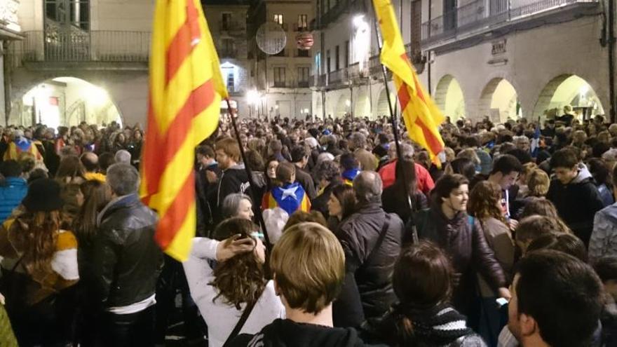 Concentració a la plaça del Vi