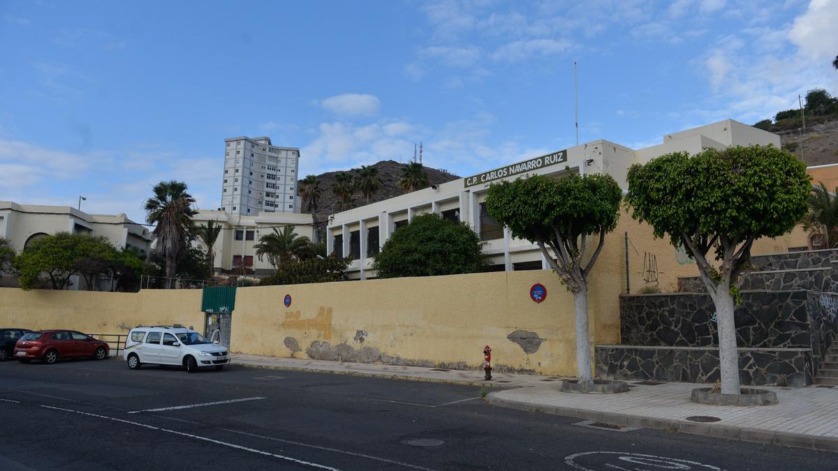 Exterior del viejo colegio Carlos Navarro, futura Universidad Popular para el Cono Sur.