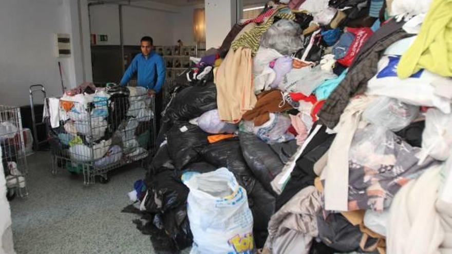 El 13% de los alicantinos no puede cambiar su ropa deteriorada