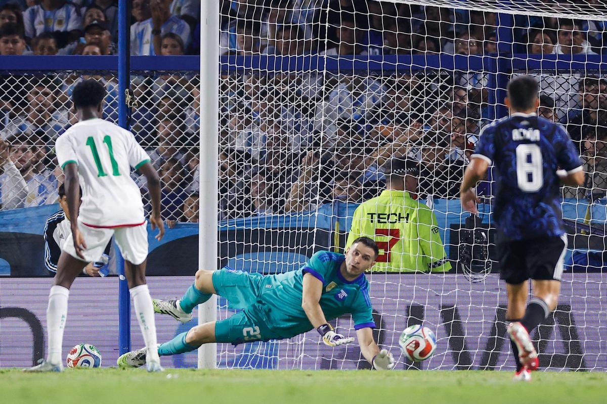 El 'Dibu' Martínez, durante el partido contra Mauritania