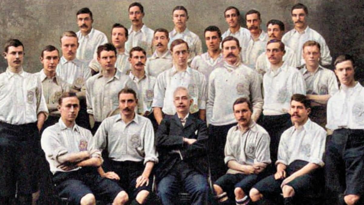 El equipo del Corinthian FC (colorizado)