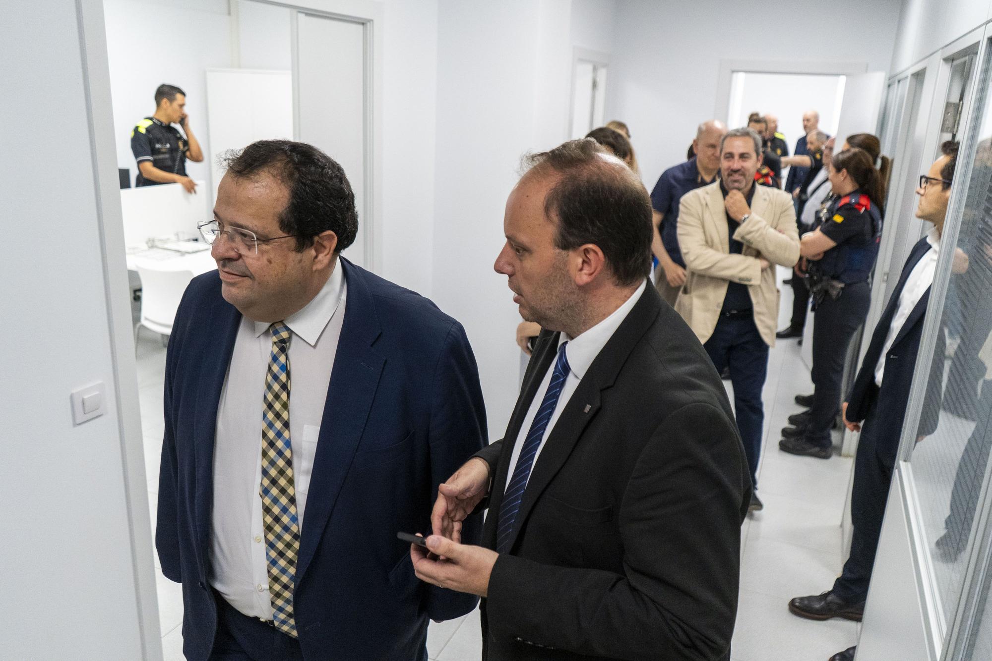 La visita del conseller Joan Ignasi Elena a Manresa per la inauguració de la nova comissaria de proximitat, en imatges