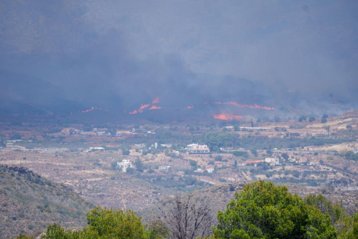 Imagen del incendio forestal declarado en la zona de los Gallardos (Almería), a 10 de julio de 2026, en Los Gallardos, Almería, Andalucía (España). El incendio forestal declarado este jueves, 9 de julio, en la localidad almeriense de Los Gallardos deja once fallecidos y ocho heridos, cuatro de ellos graves, según la última actualización que señala que siguen trabajando para analizar si puede haber más víctimas ya que por el momento hay 19 desaparecidos. Además unos 200 efectivos de la Unidad Militar de Emergencias (UME) se han desplegado en torno al incendio forestal el cual presenta una evolución "desfavorable". SOCIEDAD Francisco J. Olmo - Europa Press