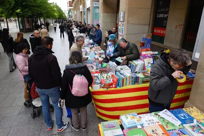 Las páginas y los cánticos llenan Independencia por el Día de Aragón y del Libro