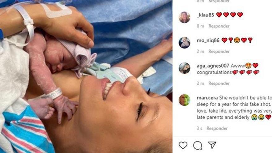 Anna Kournikova y Enrique Iglesias presentan a su tercera hija