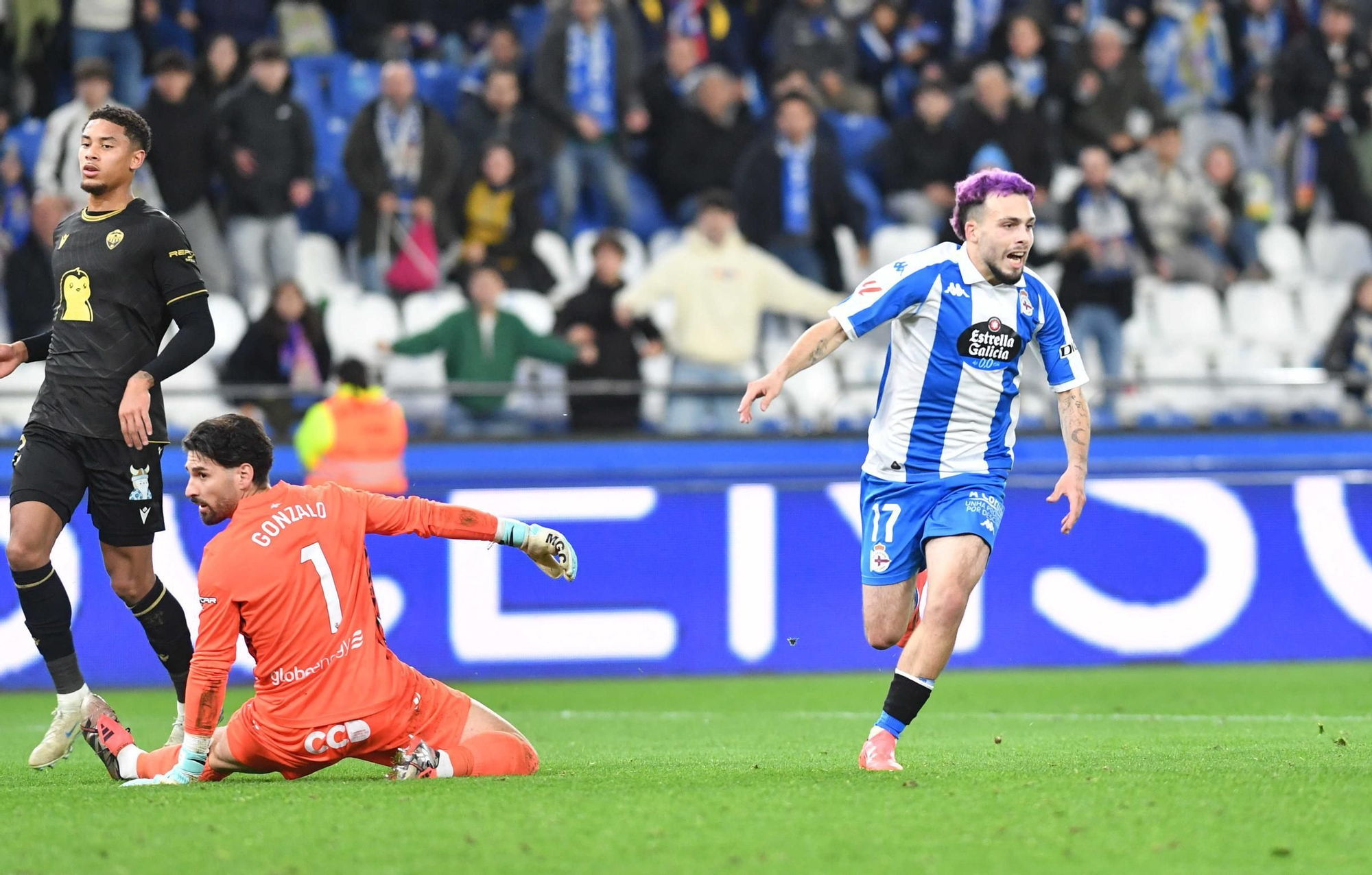 El Dépor golea al Castellón en Riazor (5-1)