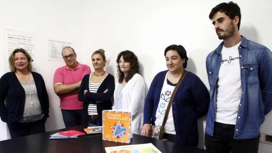 Kim Llobet, Carlos Vila, Ana Cerqueiro, Raquel Giao, Silvia Becerra y Javier Castro, ayer.