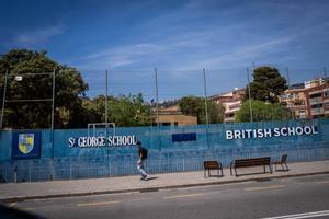 Una jueza investiga a tres profesoras de un colegio de Barcelona acusadas de acceder al móvil de un menor sin permiso paterno