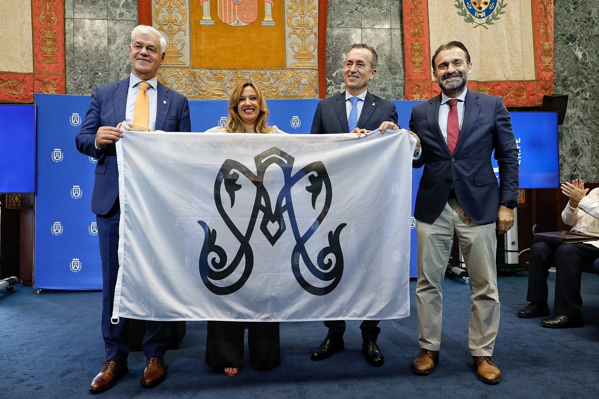 La entrega de la Bajada de la Virgen de los Reyes al Cabildo de Tenerife