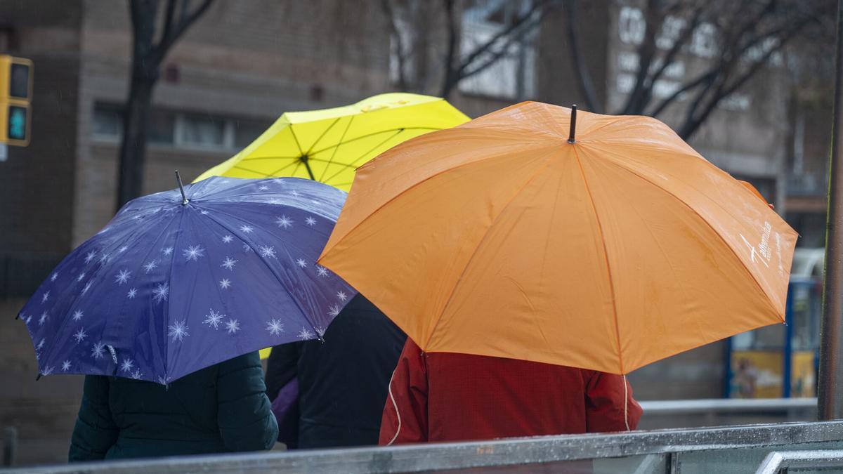 Lluvia y paraguas en Barcelona.