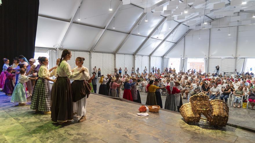 Mogán celebra el Día de Canarias a ritmo de folclore