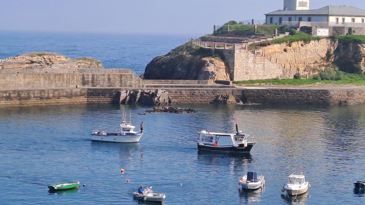 La entrada a puerto de ambas embarcaciones.