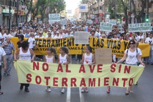 Manifestación en Murcia a favor del soterramiento de las vías del tren