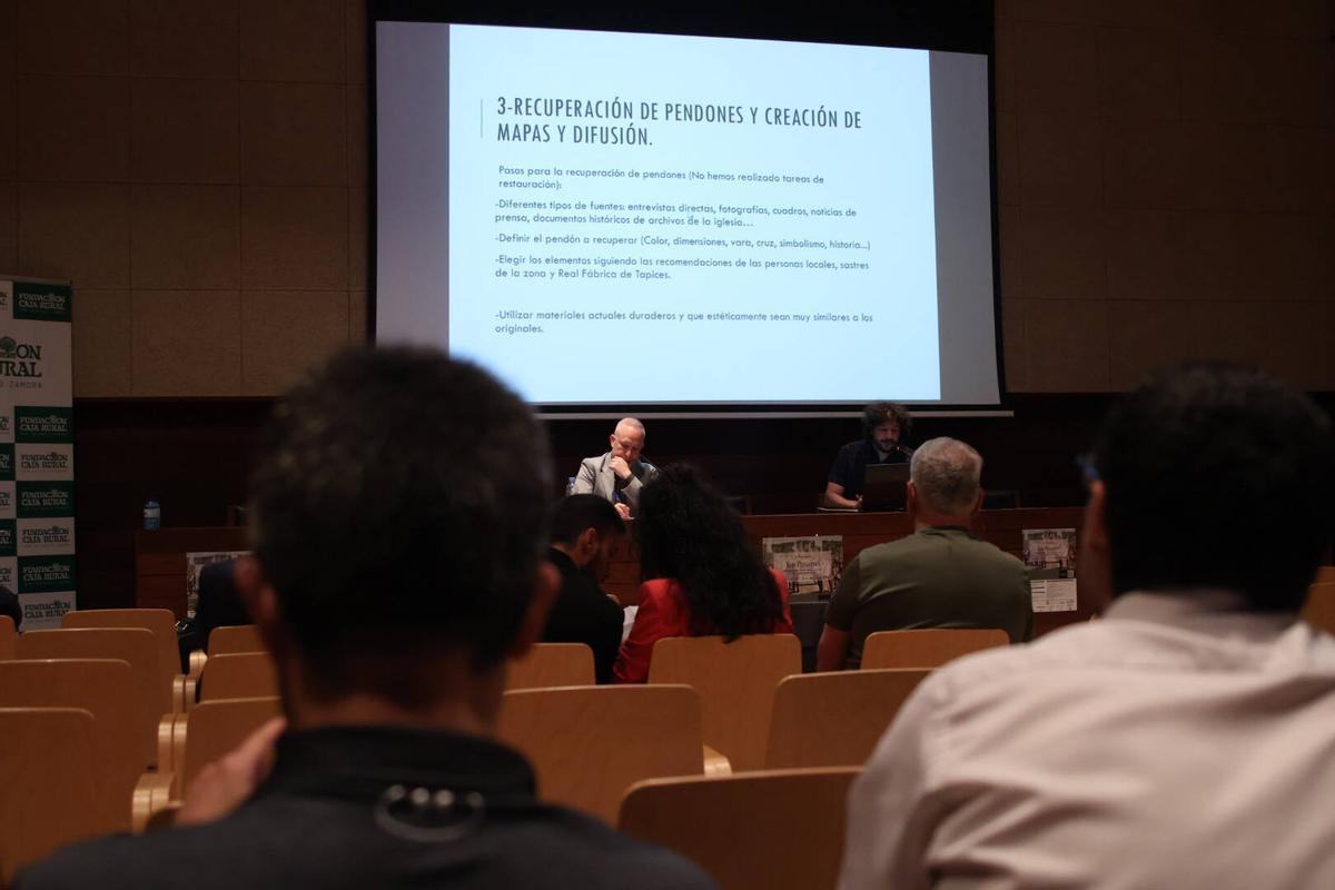 Congreso de pendones, en el salón de actos del Museo Etnográfico de Castilla y León.