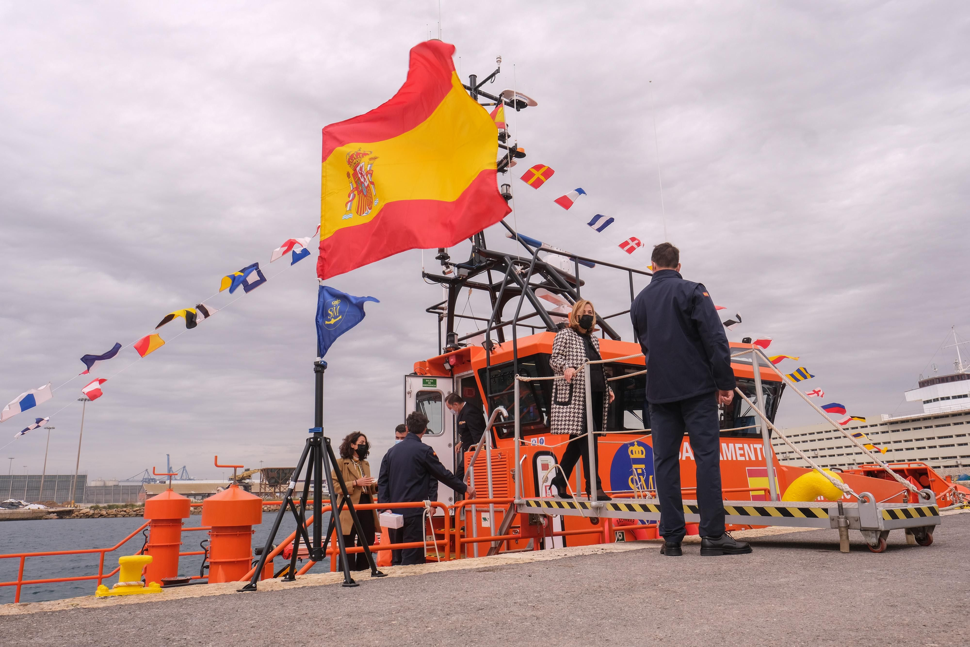 Salvamento Marítimo estrena nuevo barco en su base de Alicante