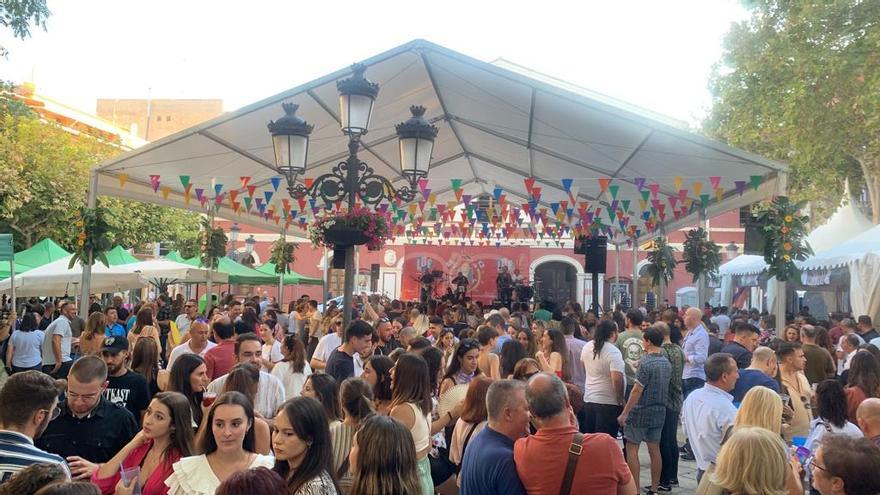 Calderón de la Barca es una de las plazas que mayor afluencia de participantes acoge durante el ‘tardeo’ de la Feria