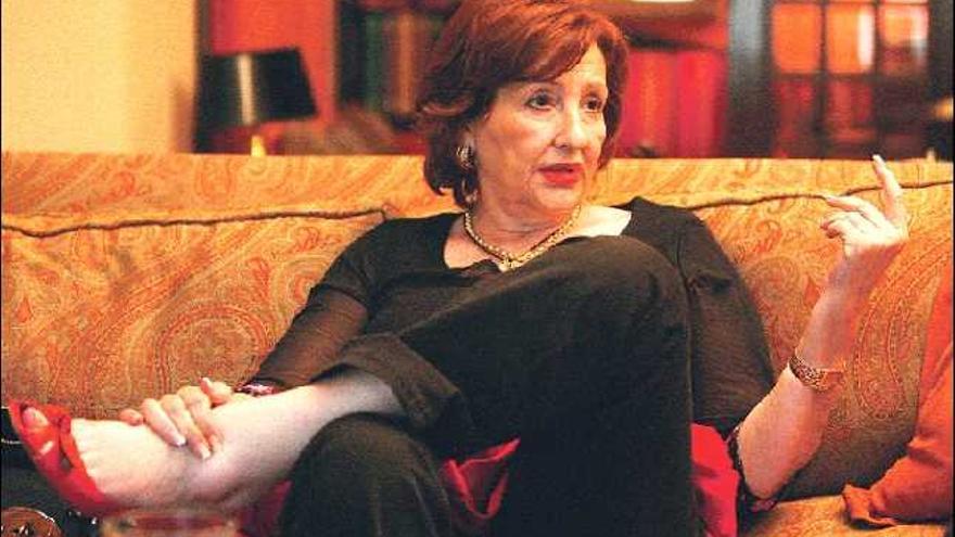 María Teresa
Revenga en el salón de su casa del centro de Alicante el lunes pasado durante esta entrevista
