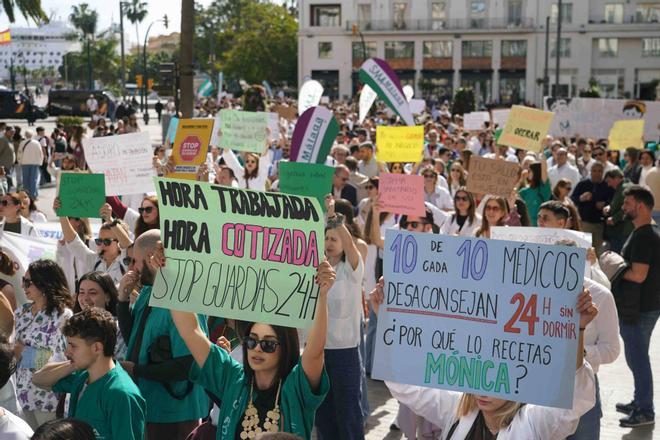 Manifestación de médicos en Málaga contra el Estatuto Marco
