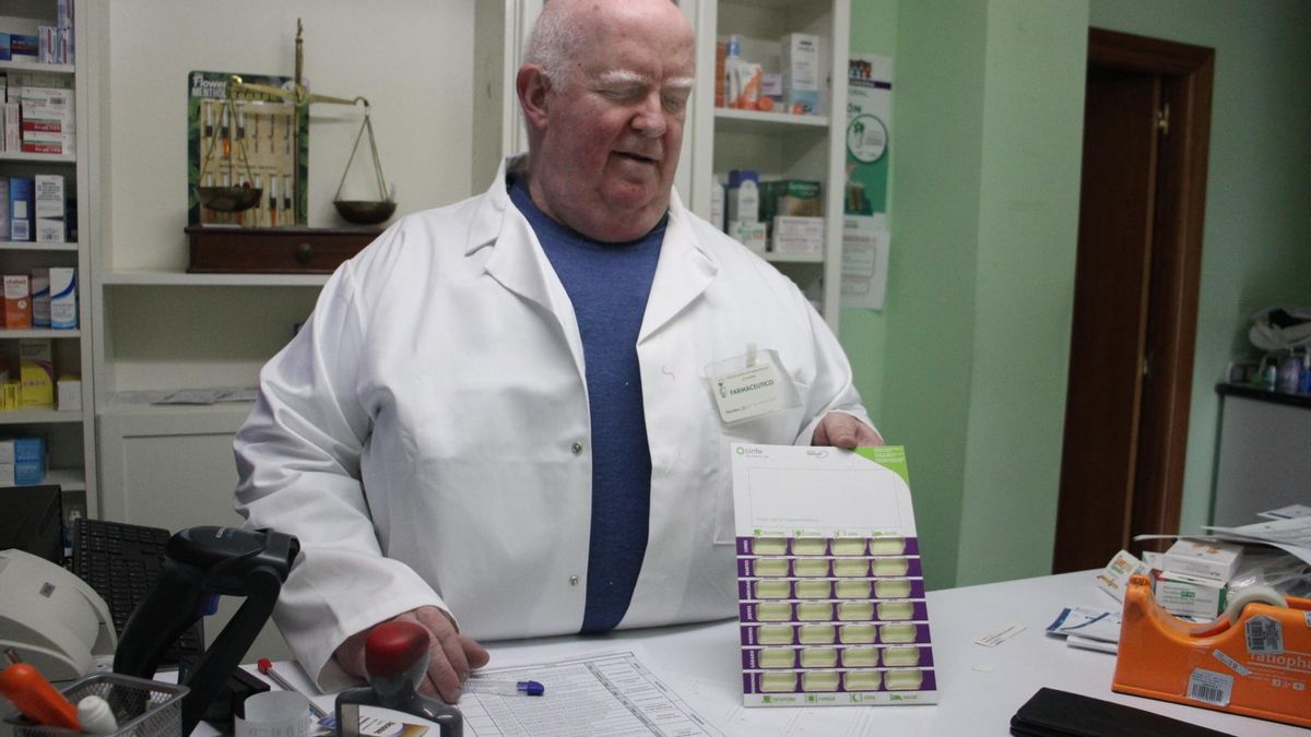 Farmacia rural Trefacio prepara los medicamentos para los pacientes