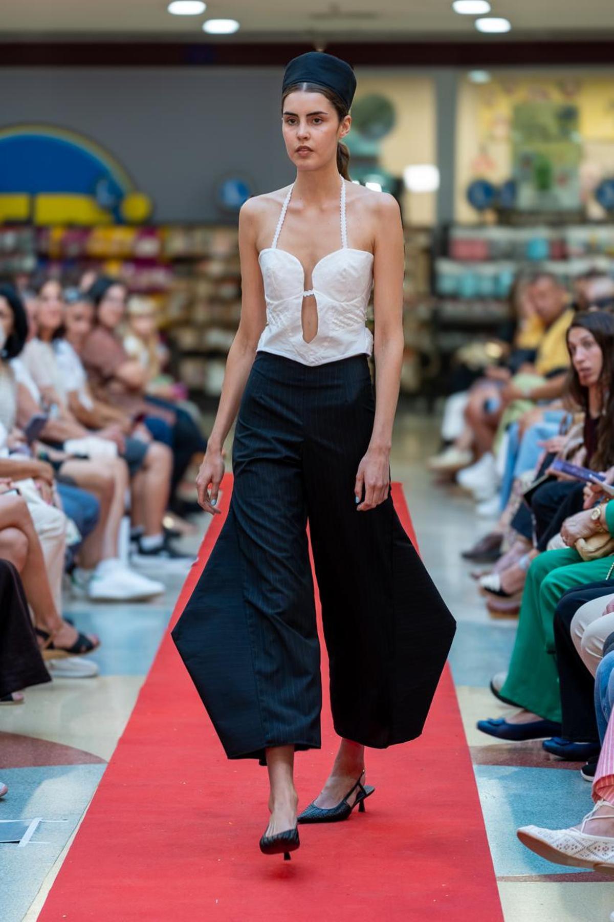 La cantera de diseñadores en Vigo 'cosen' su futuro sobre la pasarela La cantera de diseñadores en Vigo 'cosen' su futuro sobre la pasarela