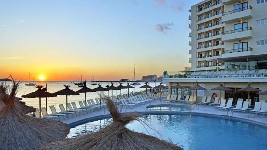 ¿Cómo viajar &#039;low cost&#039; a Ibiza?