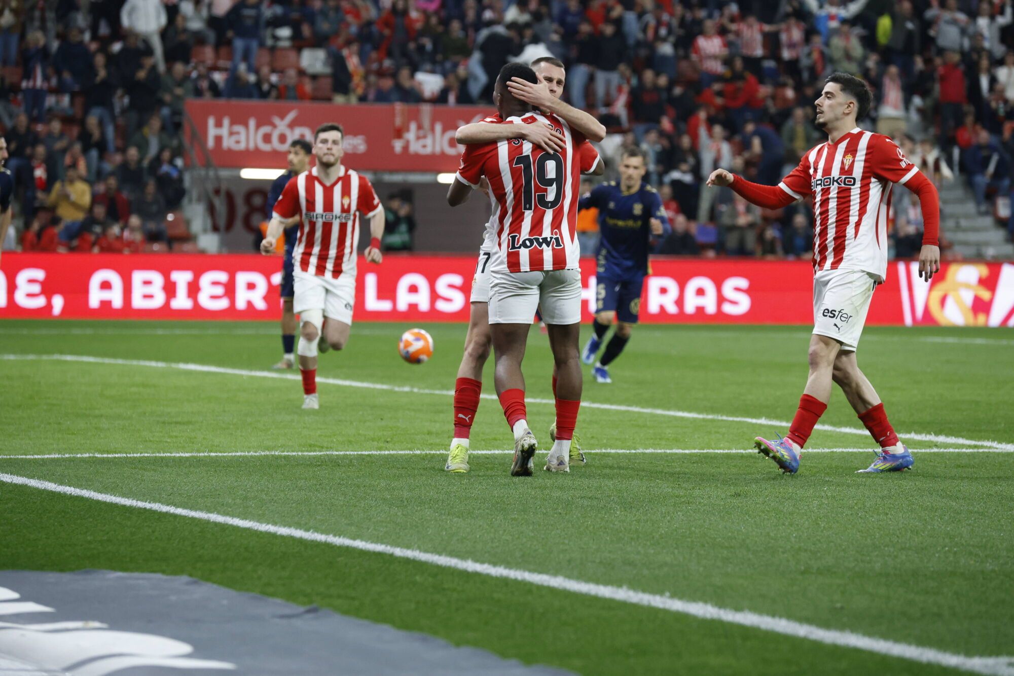 EN IMÁGENES: El Sporting - Tenerife disputado en El Molinón