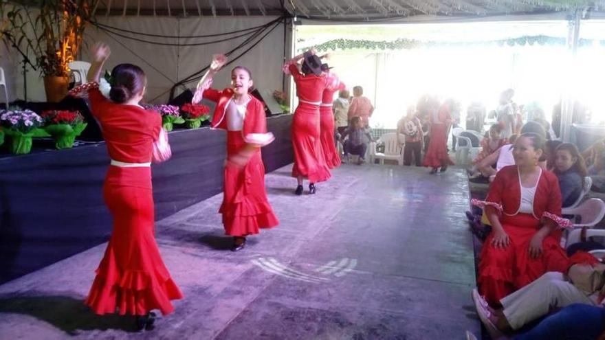 Miles de visitantes en la Feria de Abril de Alcúdia