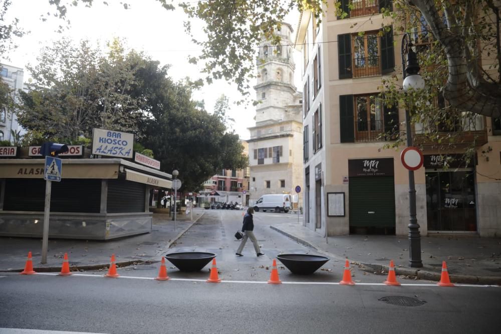 La plaza del Mercat y la calle Unió ya se han cerrado al tráfico