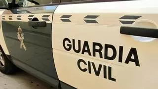 Heridos dos guardias civiles después de que un camión chocara contra su vehículo en Canarias