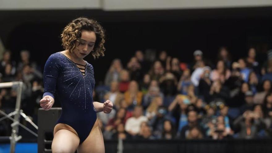 El ejercicio perfecto de la gimnasta Katelyn Ohashi que entusiasma al mundo