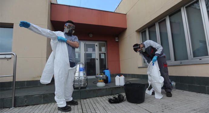 Desinfección del centro cívico de Feáns