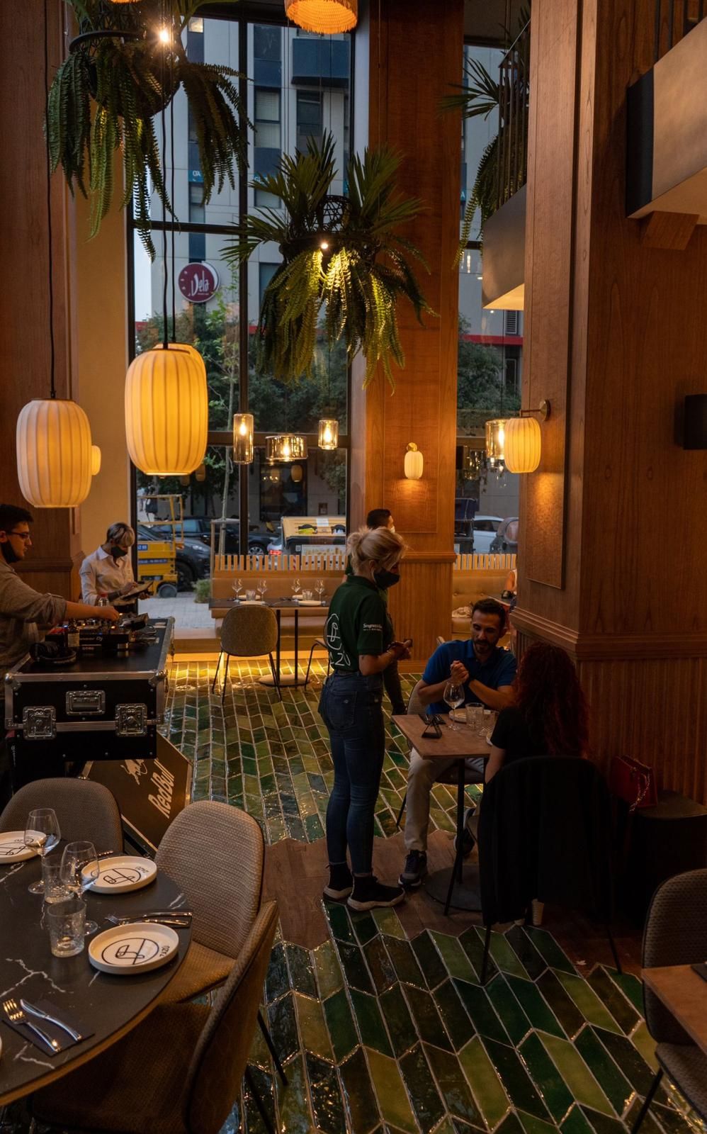 Zazú: el restaurante inspirado en 'El Rey León' de Cortes Valencianas