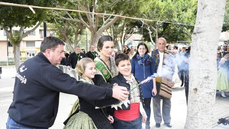 La Pirotecnia Peñarroja lanza 290 kilos de pólvora en la última mascletà de Magdalena