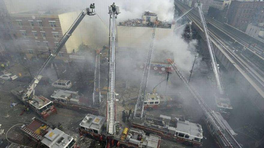 Ascienden a siete los muertos por la explosión de gas en Nueva York