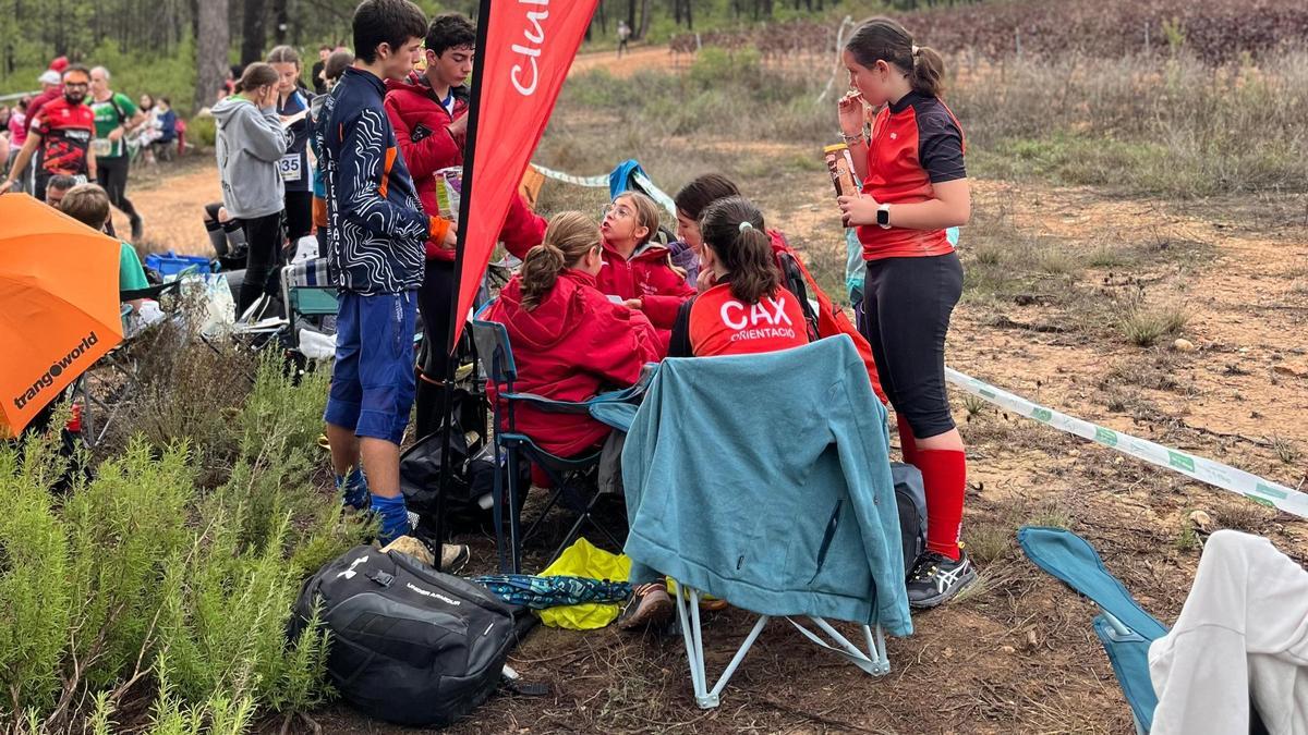 Deportistas del CAX Orientació en el Trofeo Quijotes, en Albacete.