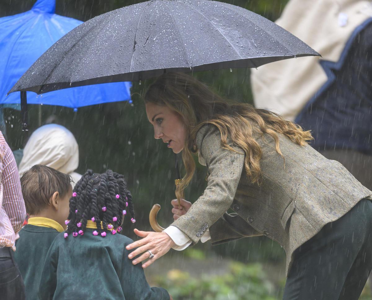 Kate Middleton cambia de ''look' y luce melena rubia