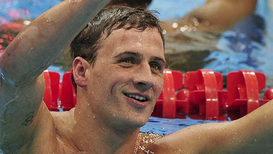 Lochte gana los 400 estilos y Phelps no logra medalla