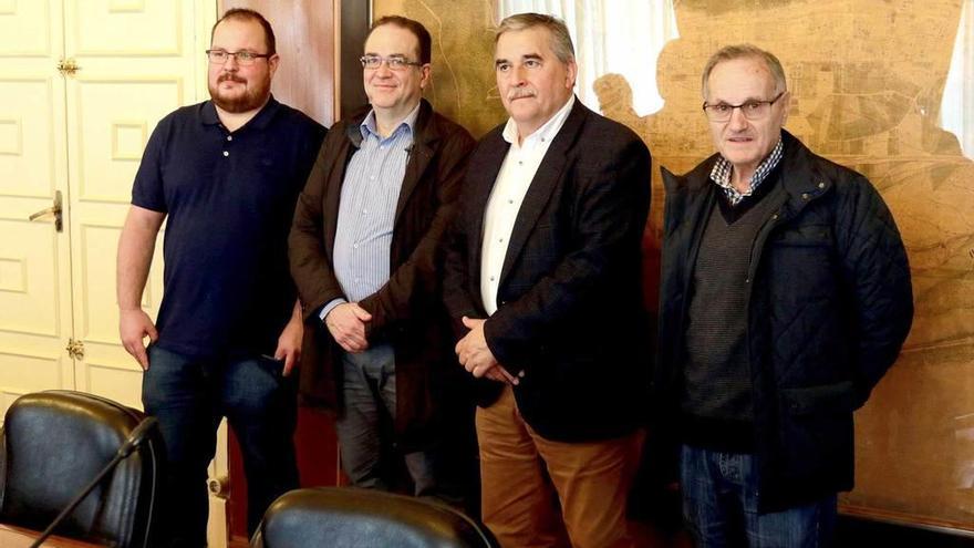 Por la izquierda, Alberto Vázquez, Javier Fernández, Aníbal Vázquez y Enrique Espina.