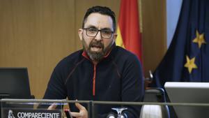 MADRID, 25/03/2025.- Ali Yassine, expresidente de la Mezquita Annour de Ripoll, comparece en la Comisión de Investigación sobre el derecho a saber la verdad y las implicaciones derivadas de los atentados de Barcelona y Cambrils del 17 de agosto de 2017, este martes en el Congreso. EFE/ Mariscal