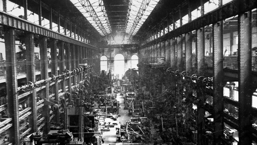 La Fábrica de Armas de Trubia recorre su historia industrial con cincuenta fotos