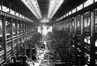 La Fábrica de Armas de Trubia recorre su historia industrial con cincuenta fotos