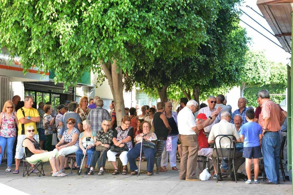 Concentración en el Centro de Mayores de Telde