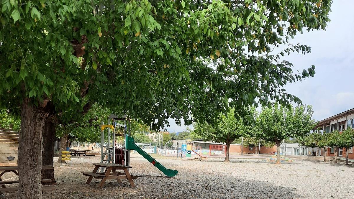 El pati de l'escola l'Entorn.