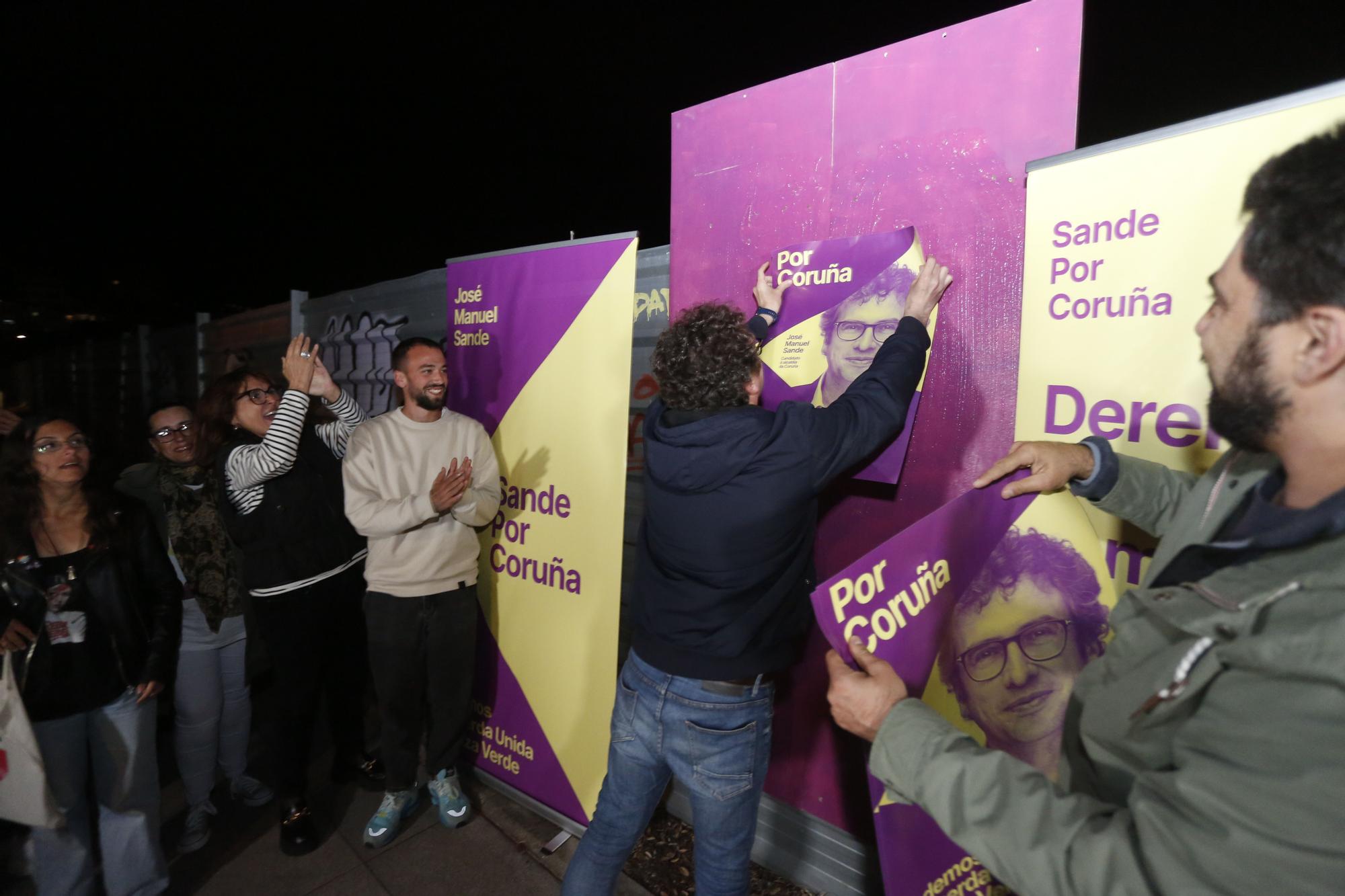 Arranca la campaña electoral: pegada de carteles de Por Coruña