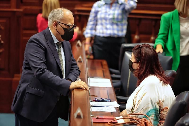 Pleno en el Parlamento de Canarias (13/10/21)