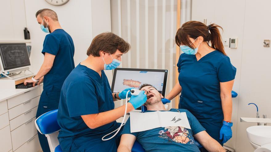 Implantes dentales en Mallorca: La última tecnología para recuperar tus dientes en una sola sesión