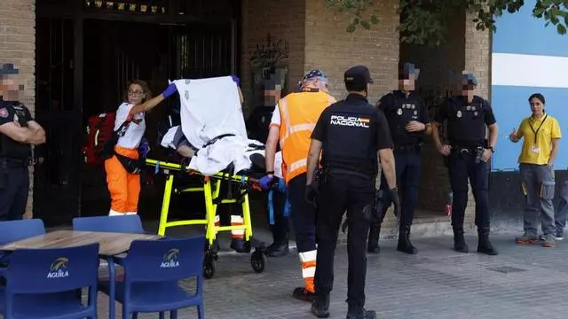 Un hombre se atrinchera en Blasco Ibáñez y amenaza con matar a su madre